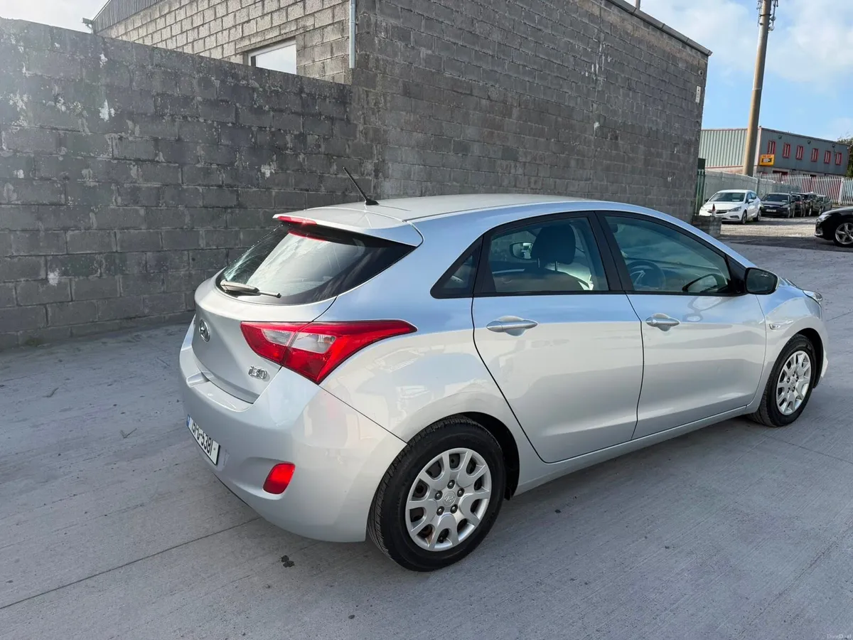 151 Hyundai i30 1.4 Petrol Nct 10/27 56,000 miles - Image 4