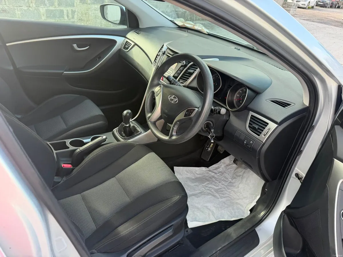 151 Hyundai i30 1.4 Petrol Nct 10/27 56,000 miles - Image 6