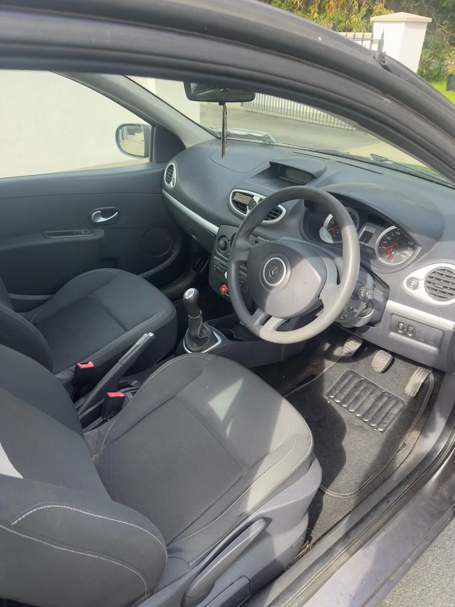Renault Clio - Image 5