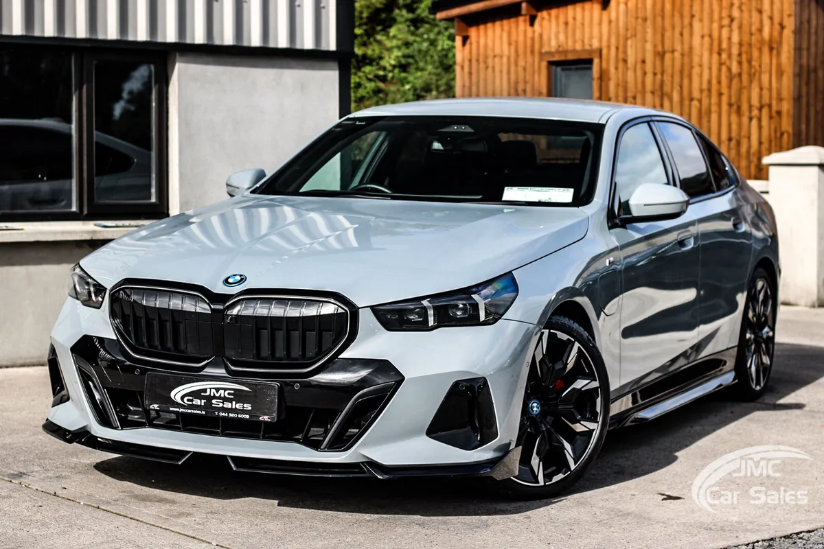 2024 BMW 5 SERIES PRO PACK LCI - Image 1