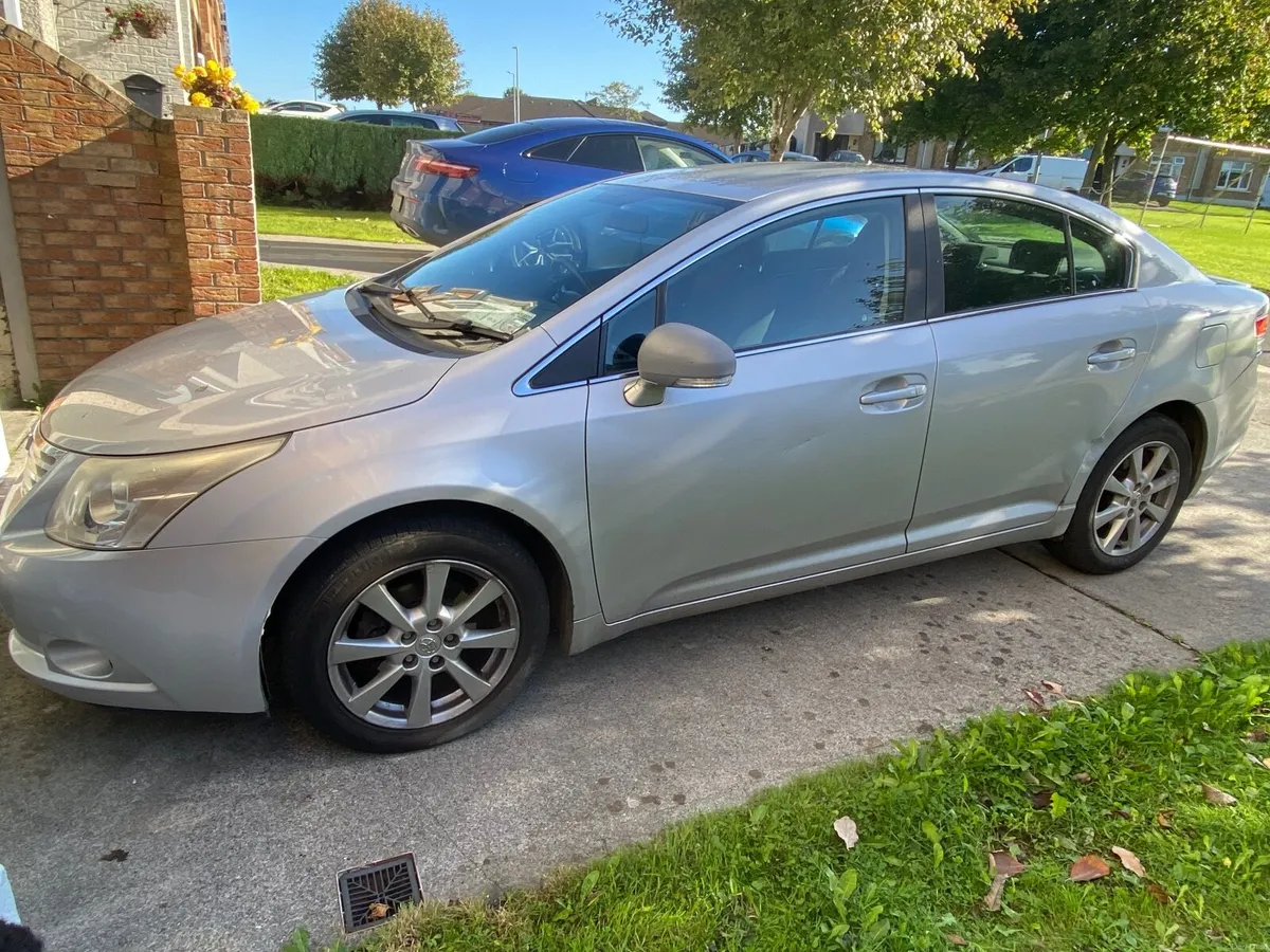 Toyota Avensis 2011 - Image 6