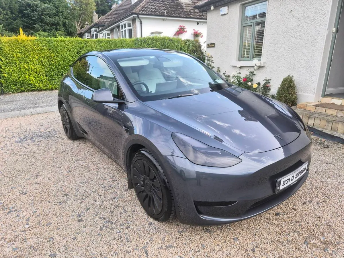 Tesla model Y 2023 - Image 1