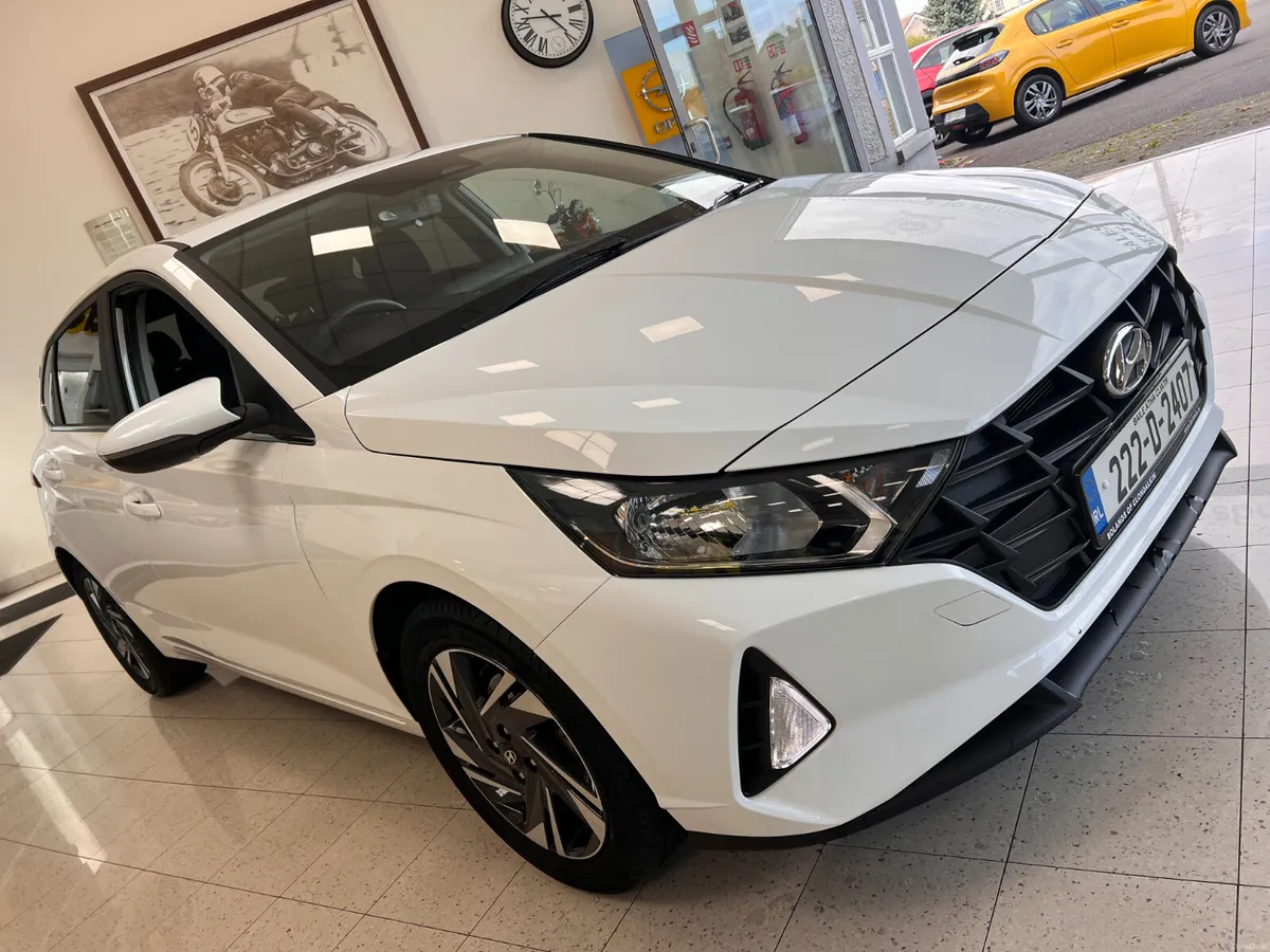 One Owner Only 18,000 Kms High Spec DELUXE PLUS Re - Image 3