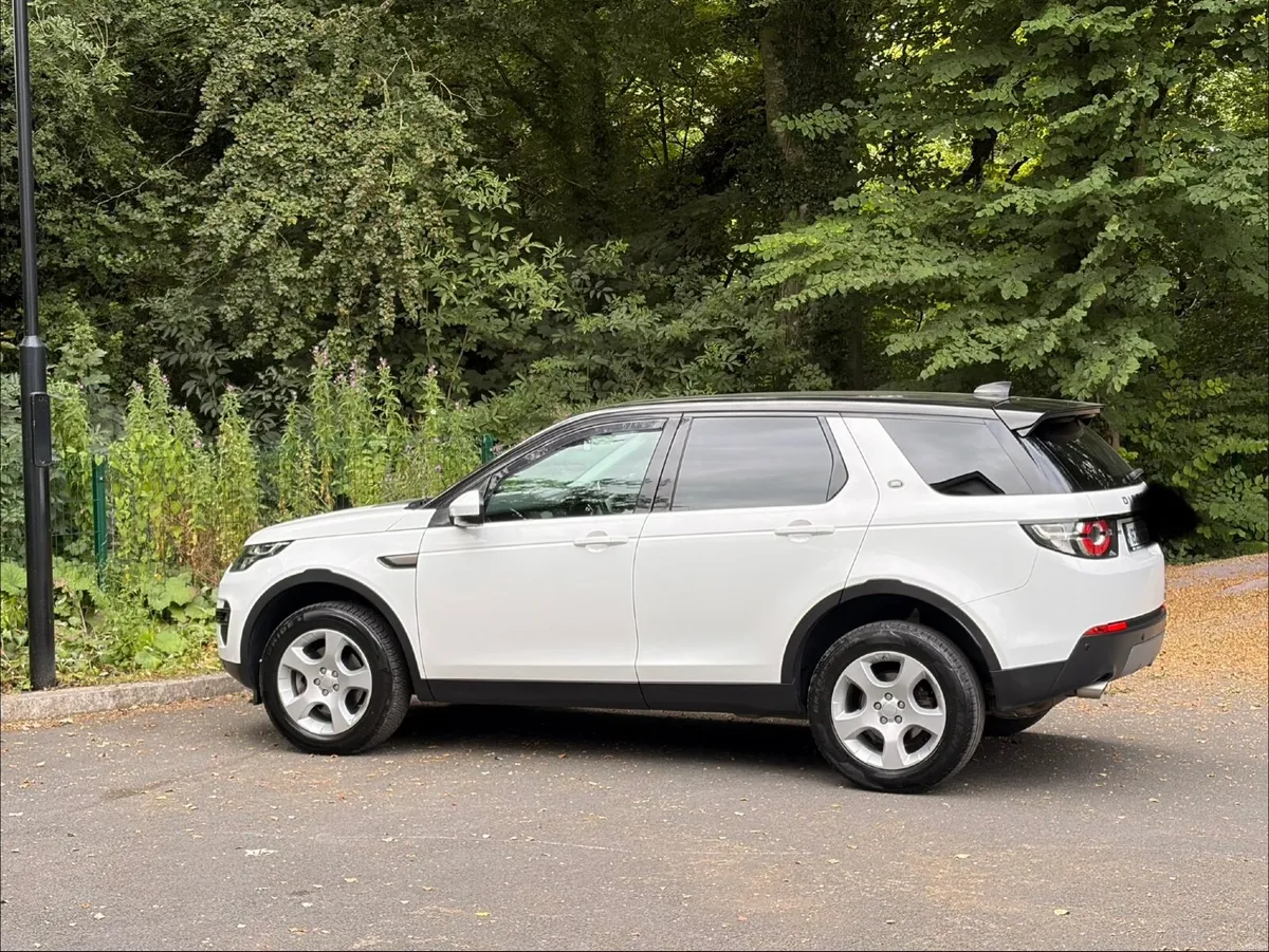 Land Rover Discovery Sport 2018 - Image 3
