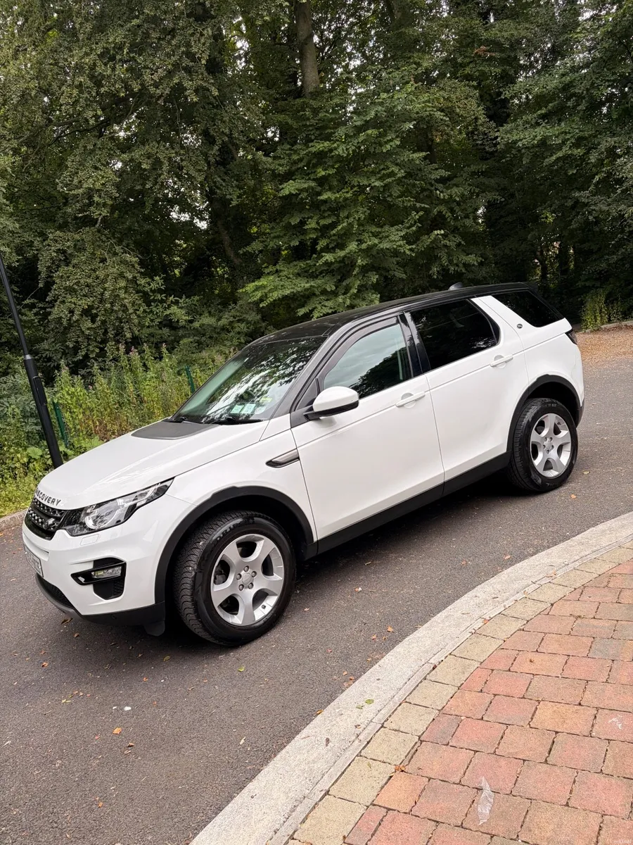 Land Rover Discovery Sport 2018 - Image 2