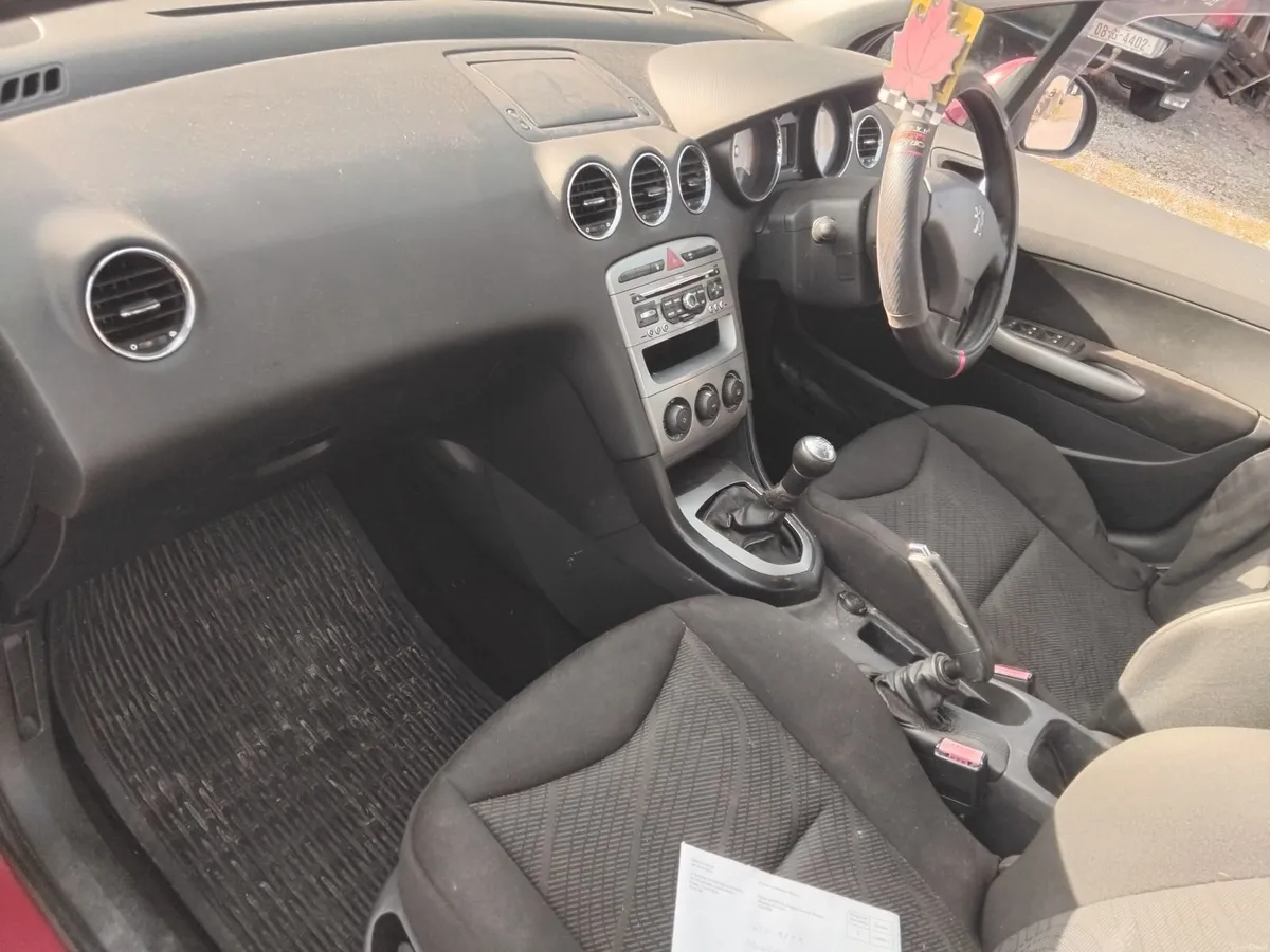 Peugeot 308 2010 - Image 2