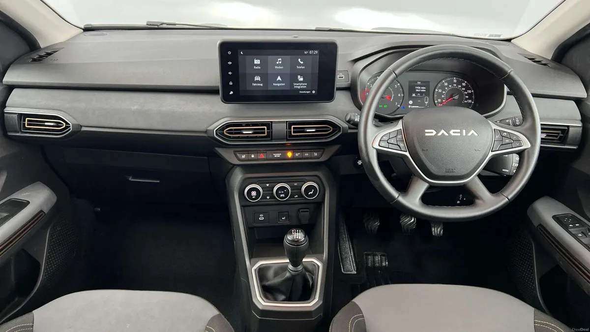 Dacia Sandero Stepway 1.0 TCe Extreme 5dr - Image 3