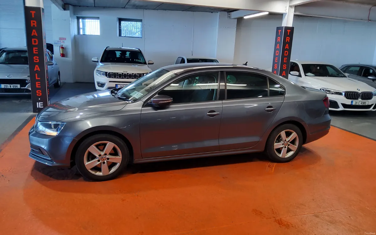 Volkswagen Jetta 2017 - Image 6