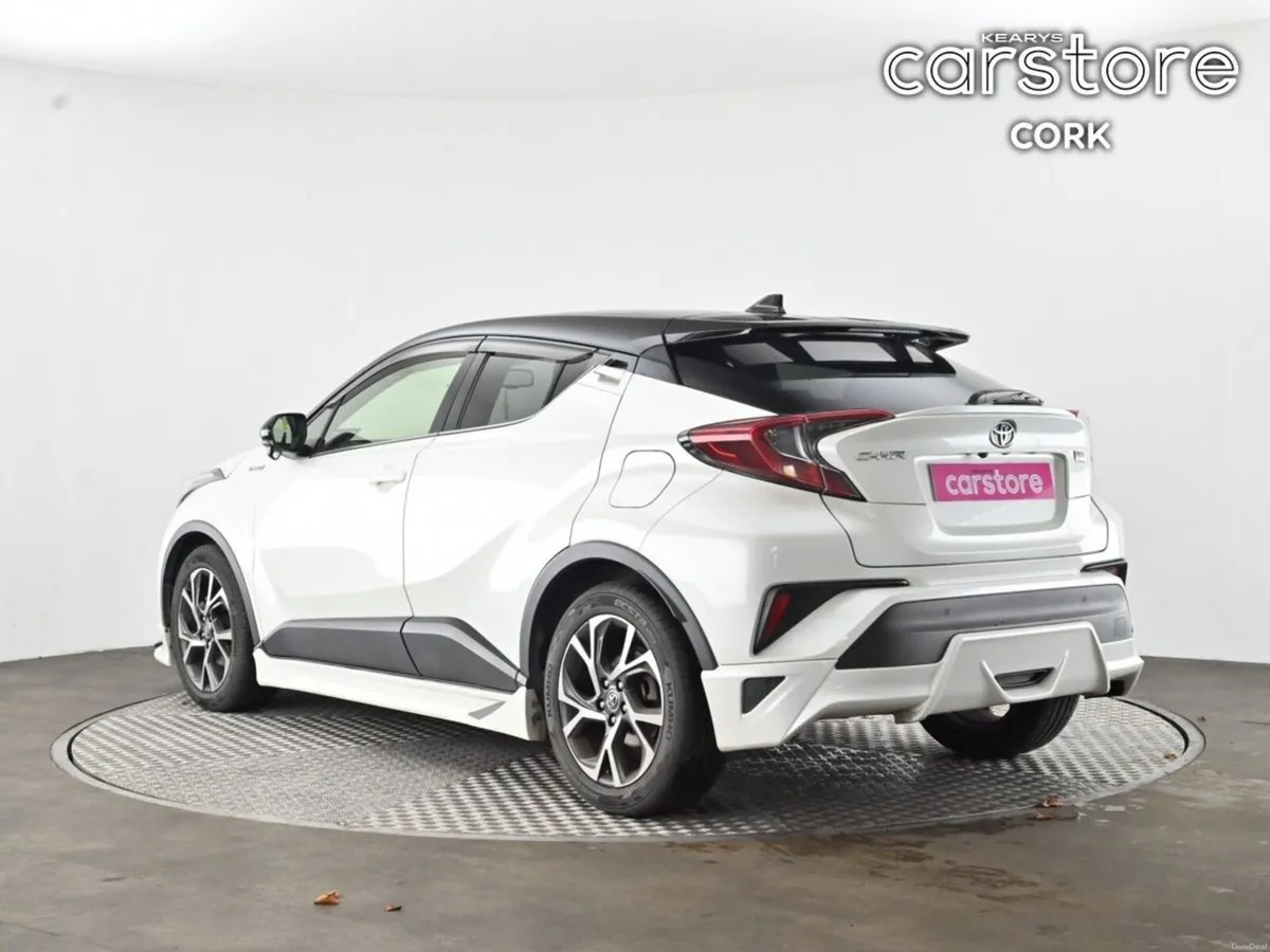 Toyota C-HR 1.8 HYBRID LUNA - Image 3