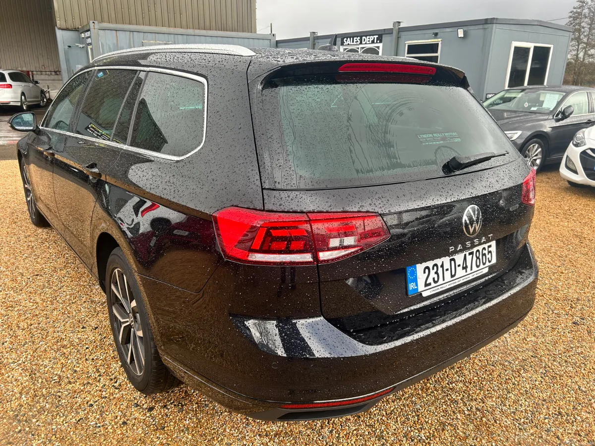 Volkswagen Passat SEL - Image 4