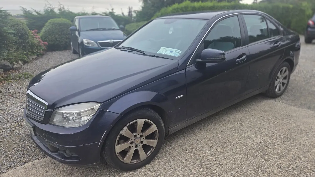 Mercedes-Benz C-Class 2010 - Image 4