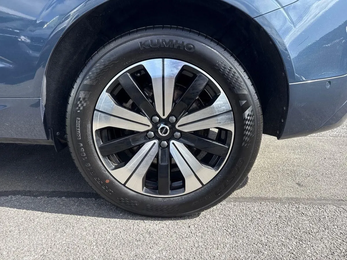 Volvo XC60 T6 PHEV 350hp AT8 Plus (bright theme) - Image 5