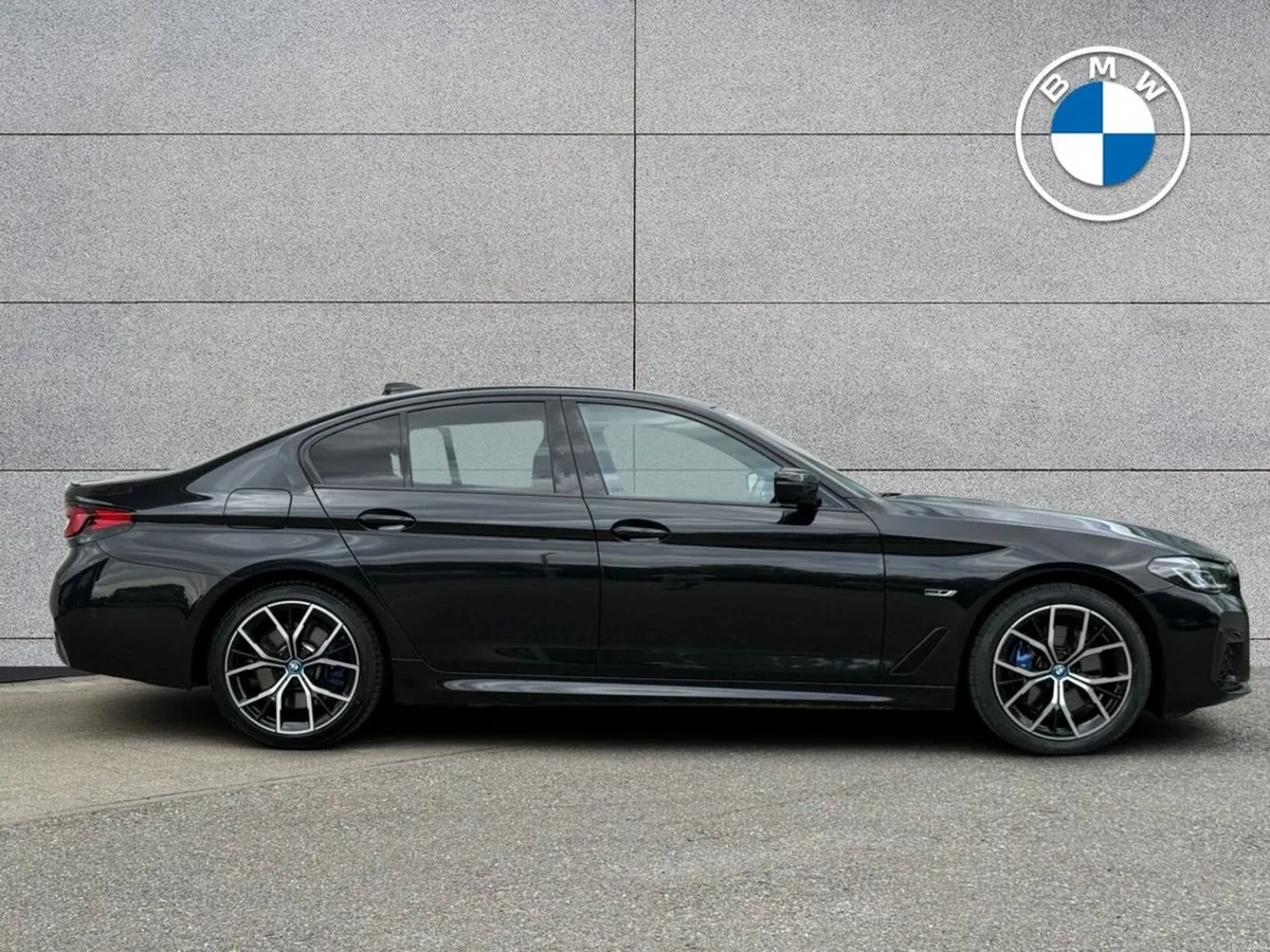 BMW 5-Series 530e M Sport Saloon - Image 3
