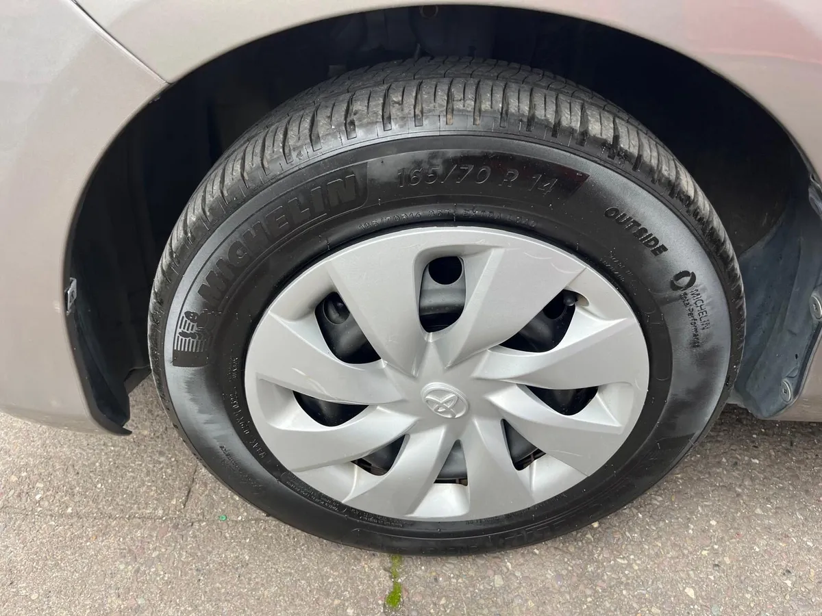 Toyota Vitz 2019 - Image 6