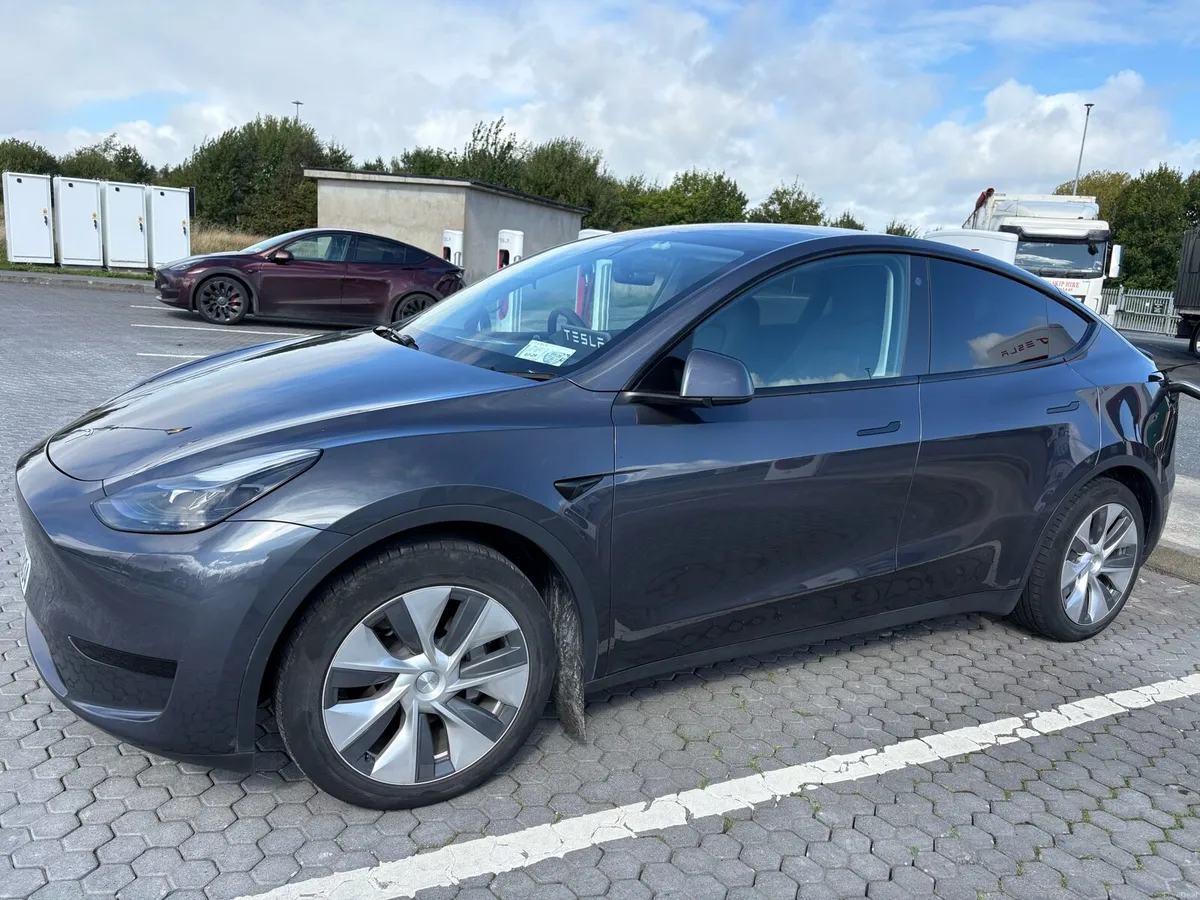 Tesla Model Y RWD.    LOW MILEAGE   2023 - Image 2