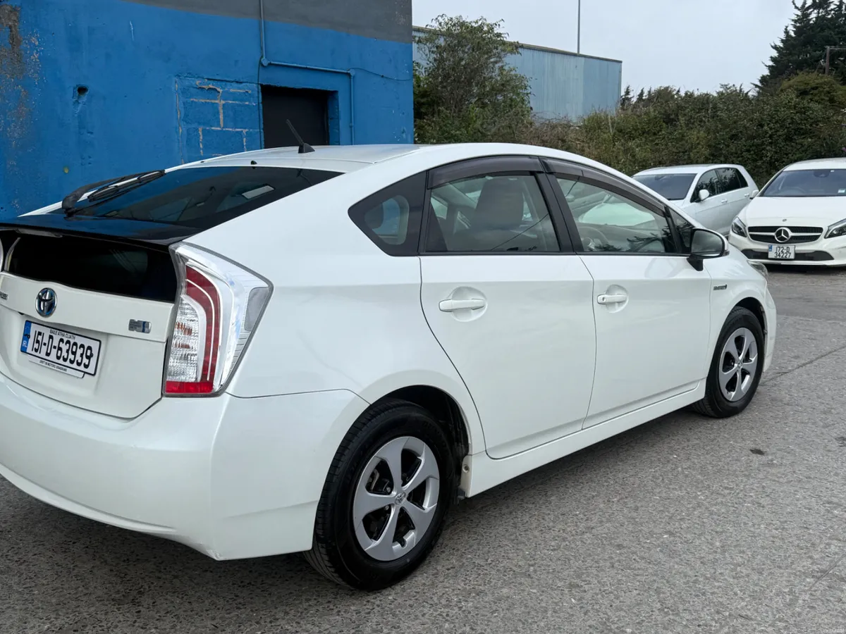 2015 Toyota Prius Hybrid Automatic - Image 4