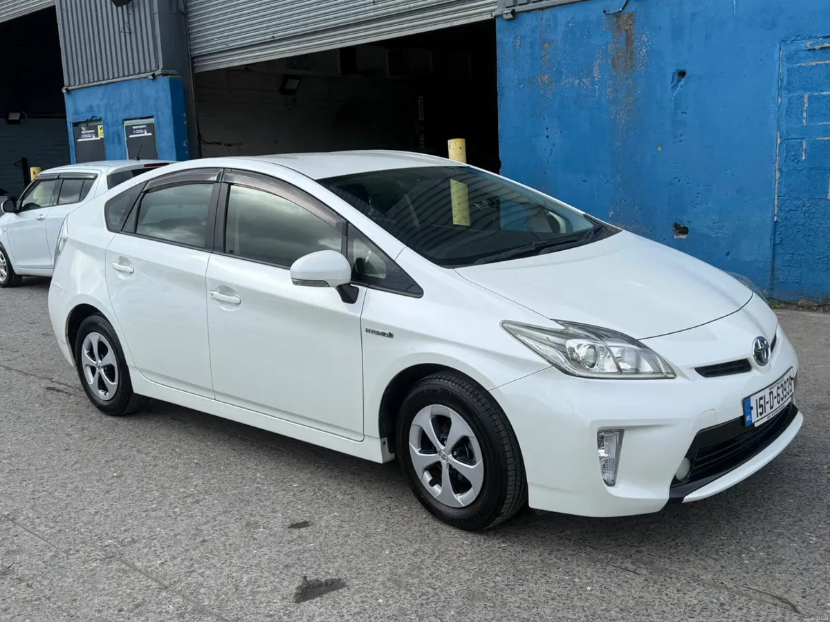 2015 Toyota Prius Hybrid Automatic - Image 3