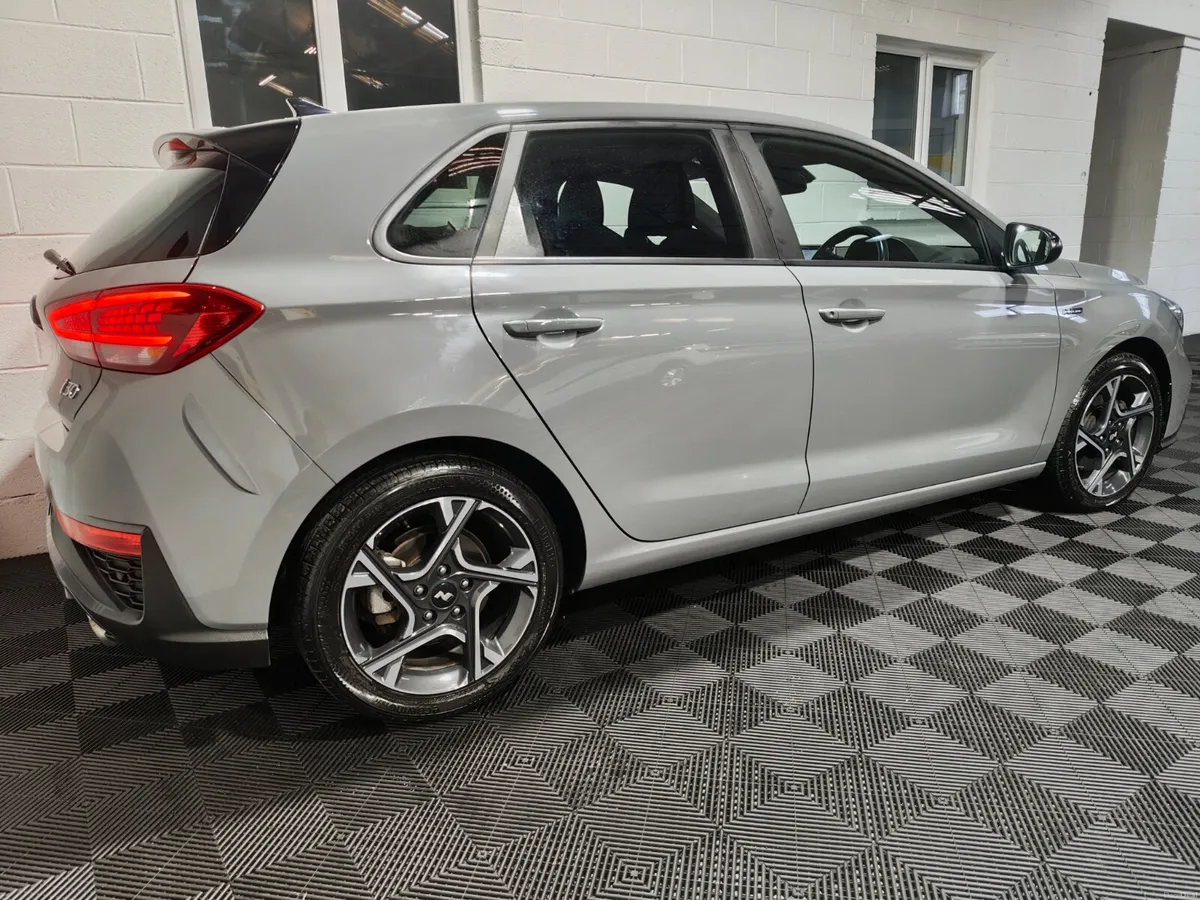 Hyundai i30 2022 N-LINE DELUXE  EXTRAS NARDO GREY - Image 6