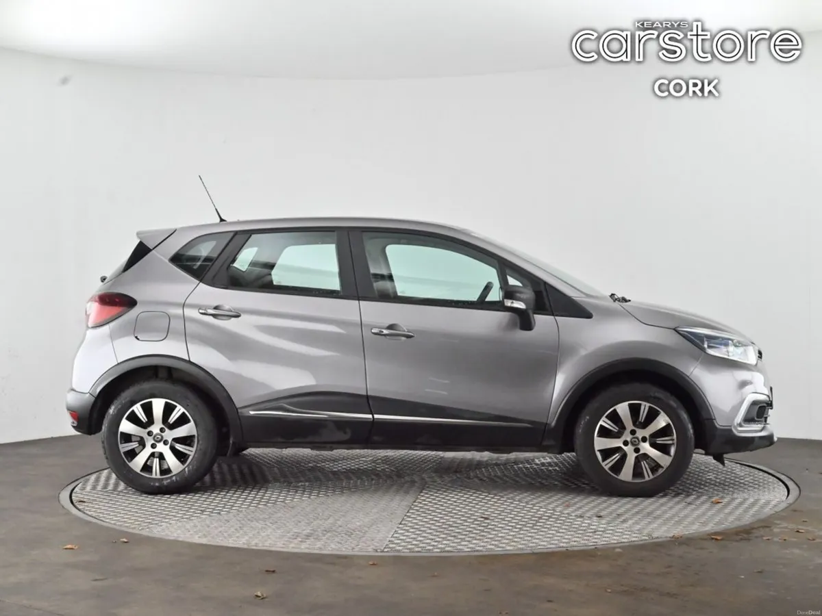 Renault Captur TCE 90 PLAY - Image 2