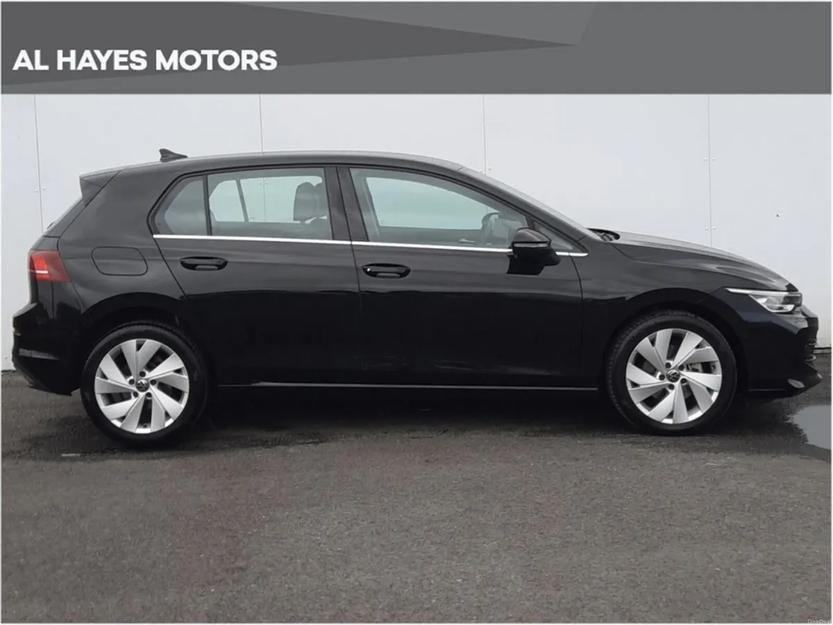 Volkswagen Golf **EXCEPTIONALLY LOW KMS**GOLF STYL - Image 6