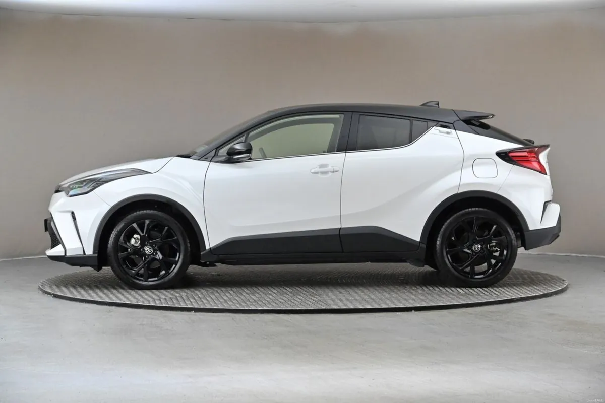 Toyota C-HR 1.8 HYBRID **BI-TONE ROOF**HALF LEATHE - Image 5