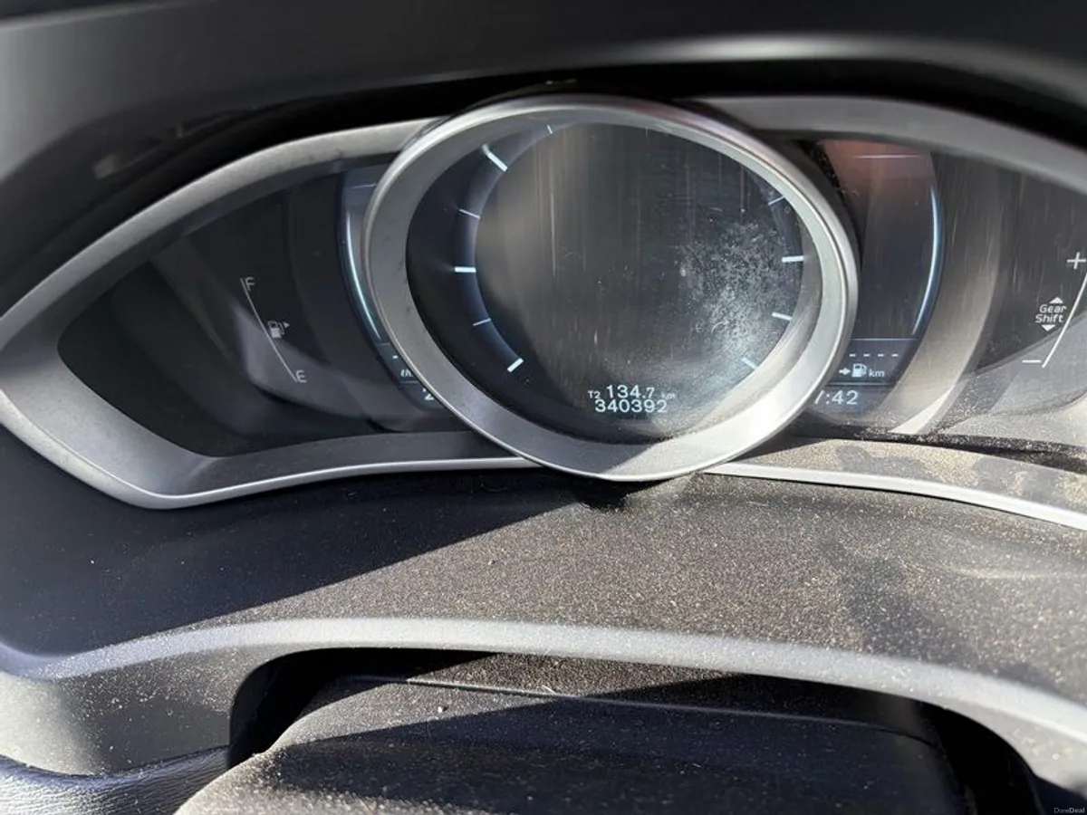 2015 Volvo V40 - Image 4