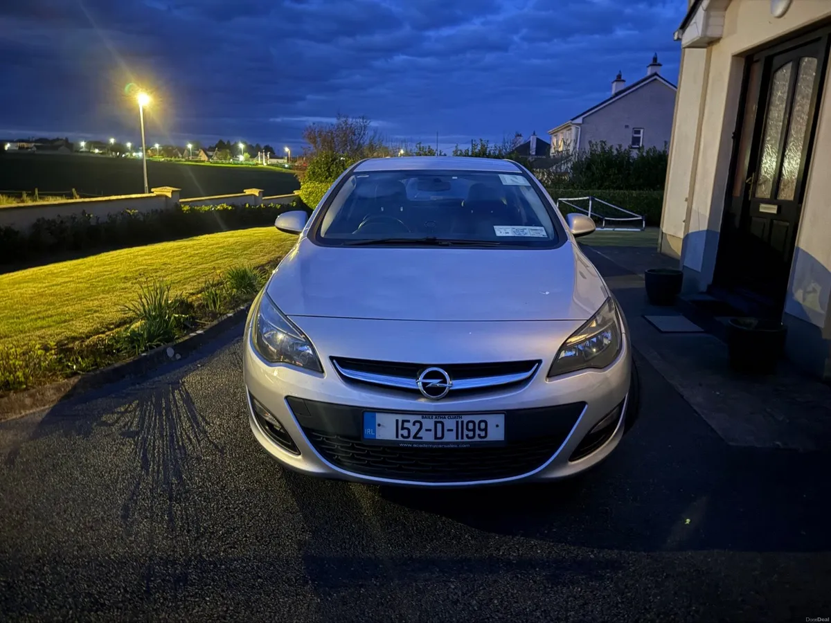 Opel Astra 2015 - Image 2