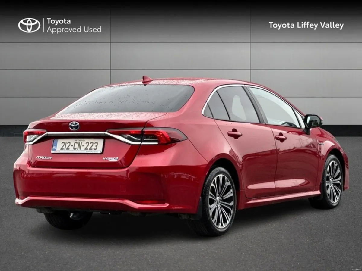 Toyota Corolla COROLLA HYBRID SALOON LUNA SPORT - Image 2