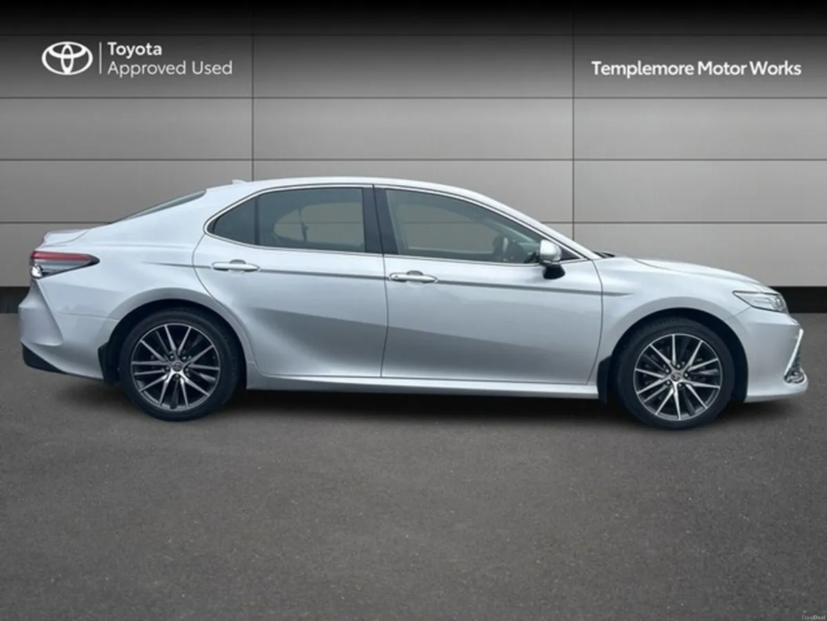 Toyota Camry CAMRY PLATINUM EDITION - Image 3