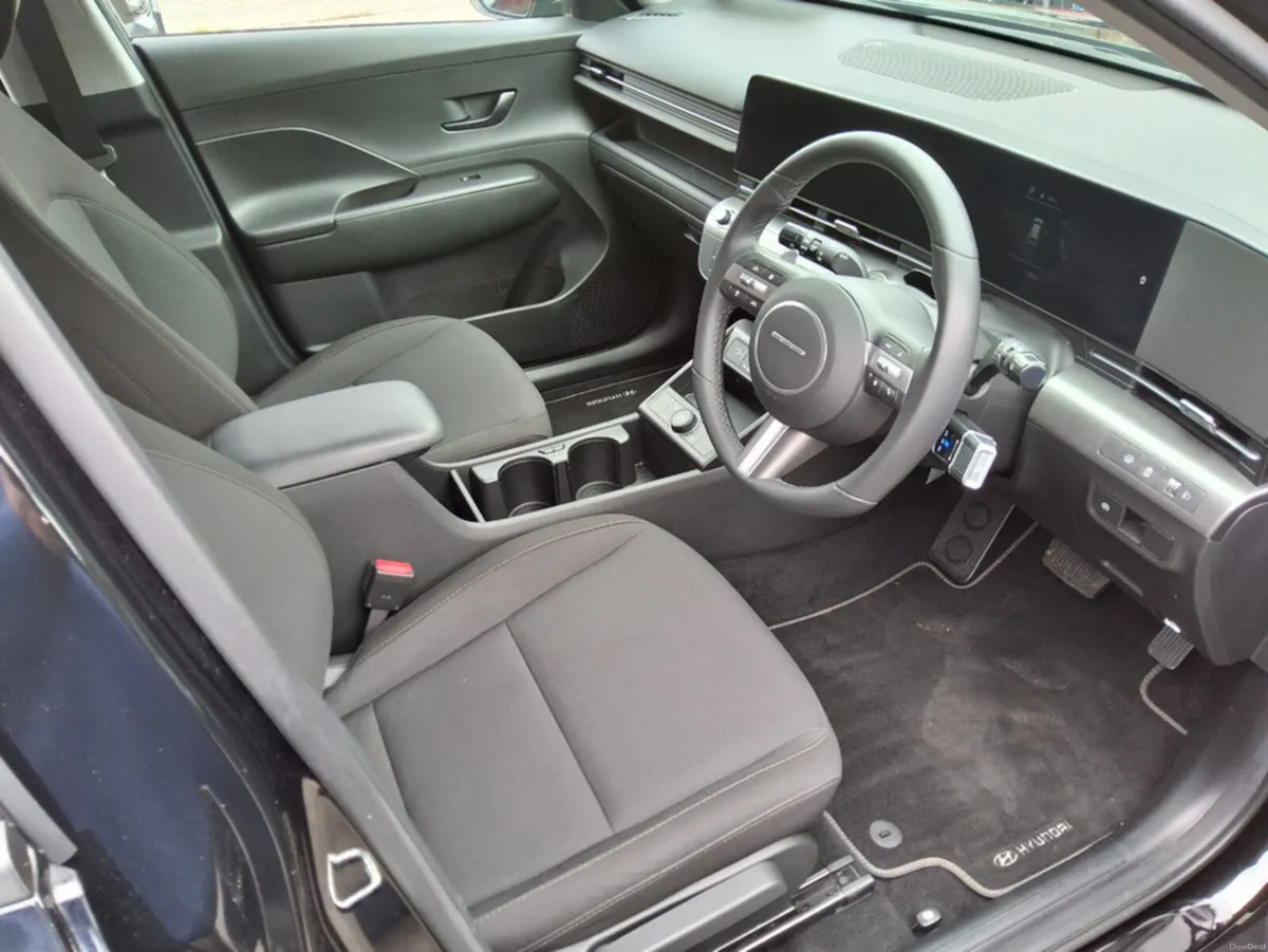 Hyundai KONA HYBRID SIGNATURE ** VERY LOW KMS ** - Image 5