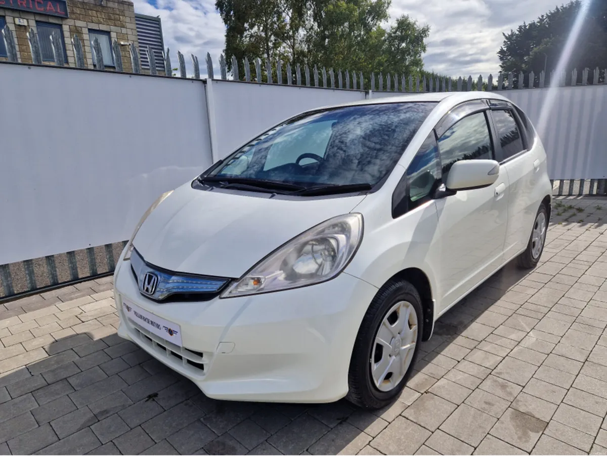 Honda Fit 1.3PETROL HYBRID AUTO - Image 4
