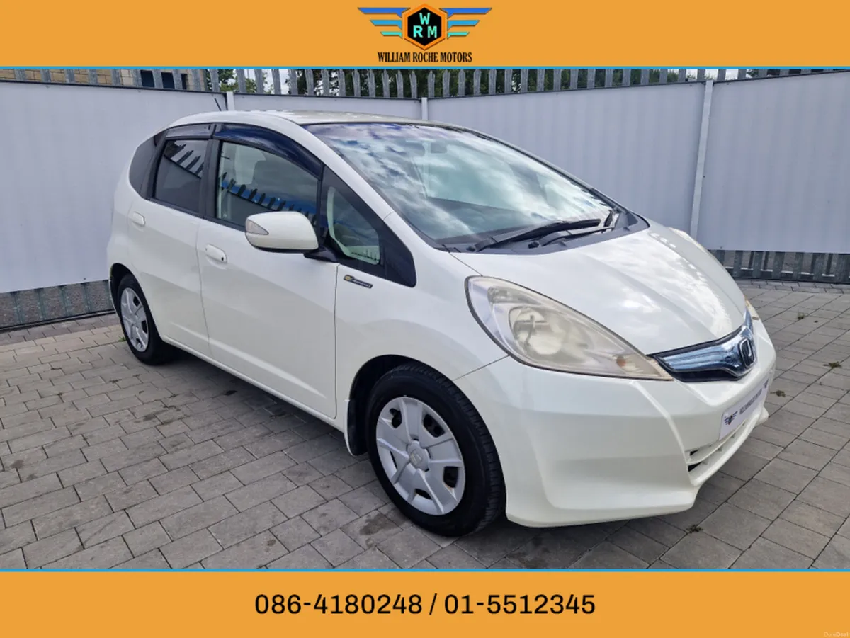 Honda Fit 1.3 PETROL HYBRID AUTO - Image 1
