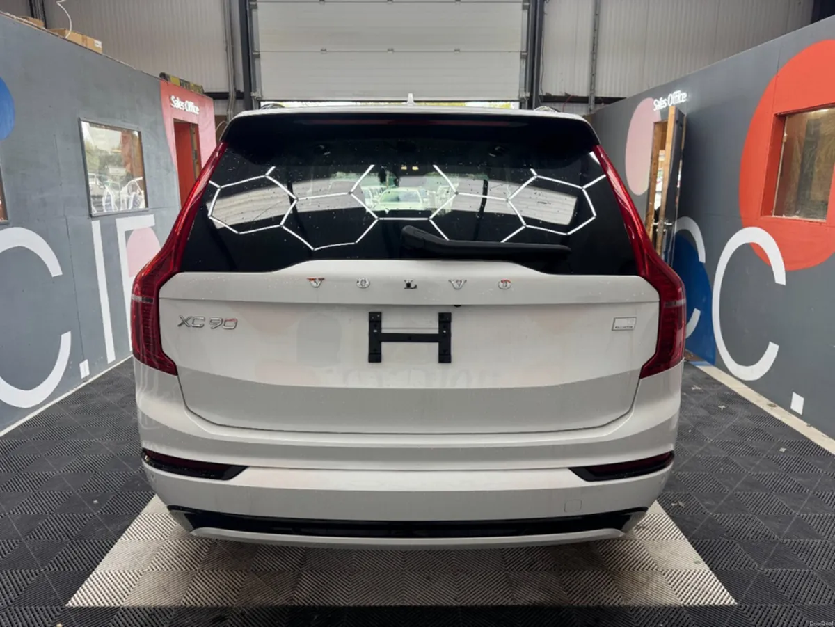 Volvo XC90 2023 VOLVO XC90 4WD RECHARGE ULTIMATE T - Image 4