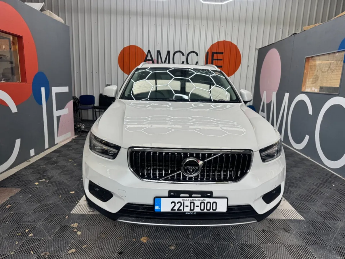 Volvo XC40 2022 VOLVO XC40 RECHARGE PLUG-IN HYBRID - Image 2
