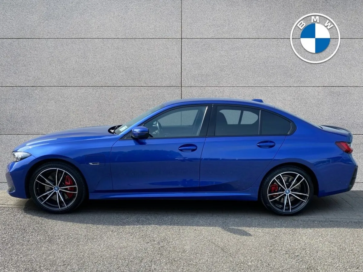 BMW 3-Series 330e M Sport Saloon - Image 3