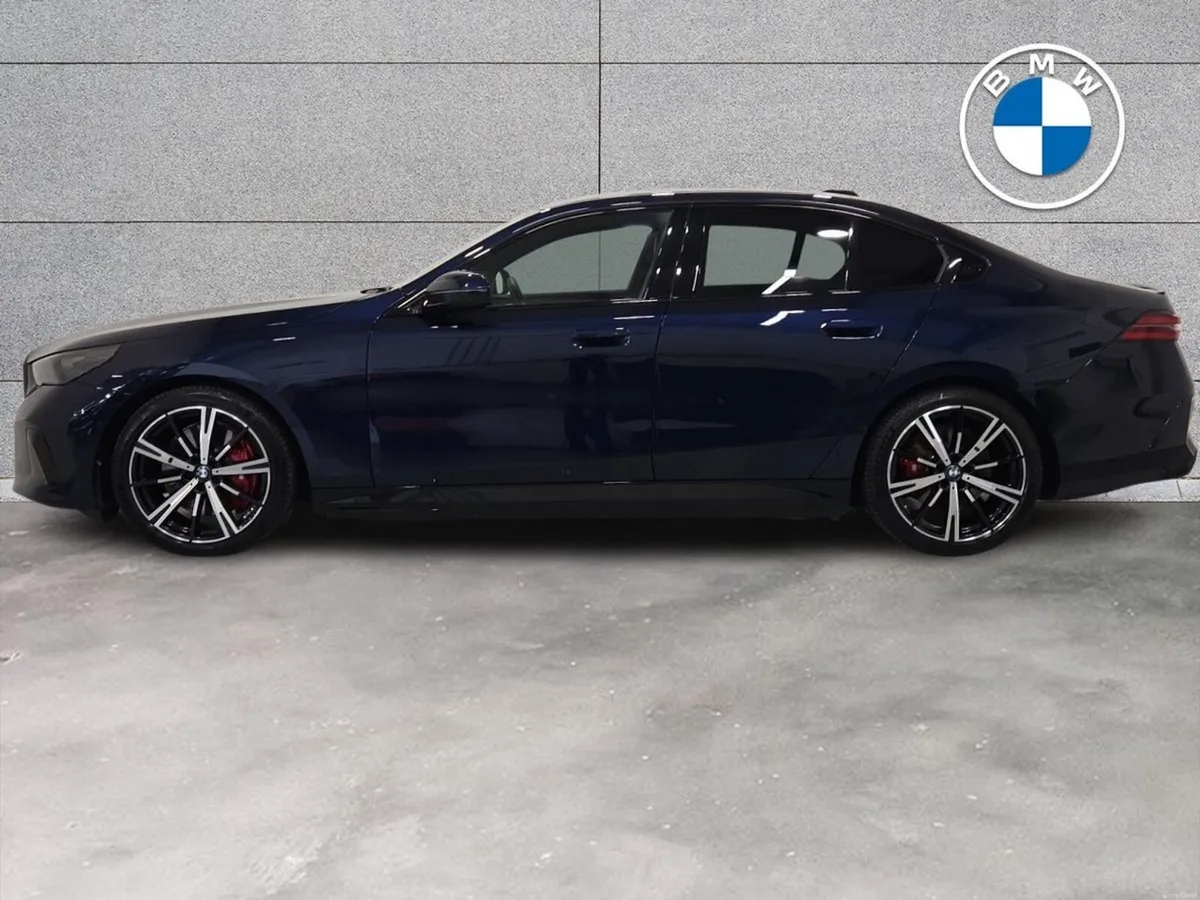 BMW i5 eDrive40 M Sport Pro Saloon - Image 3