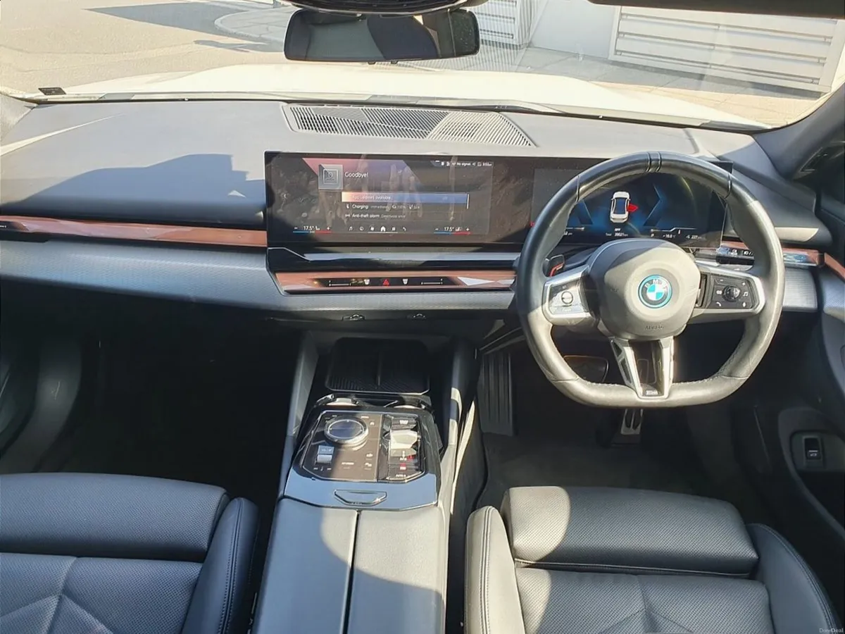 BMW i5 eDrive40 M Sport Pro Saloon - Image 4