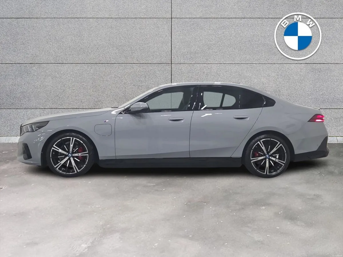 BMW 5-Series 530e M Sport Pro Saloon - Image 3