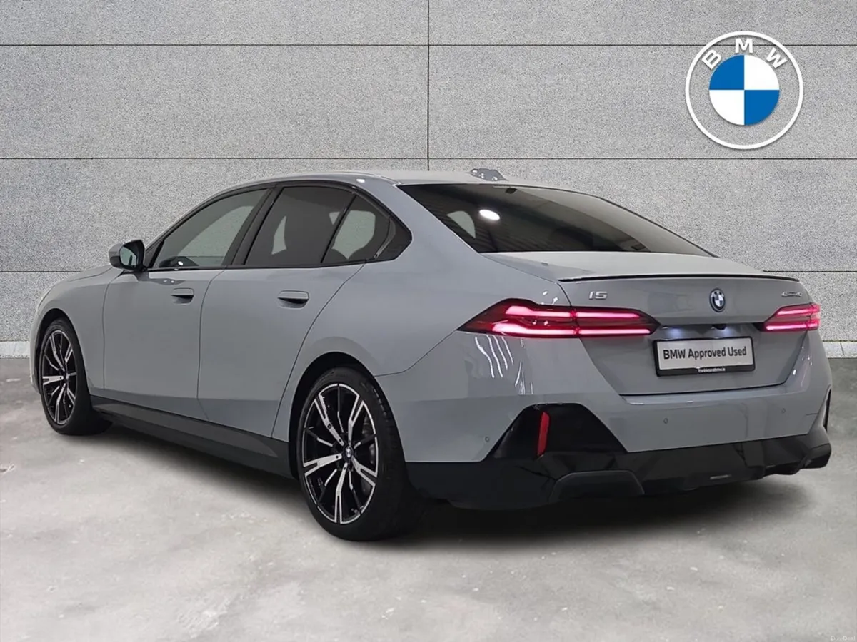 BMW i5 eDrive40 M Sport Pro Saloon - Image 2