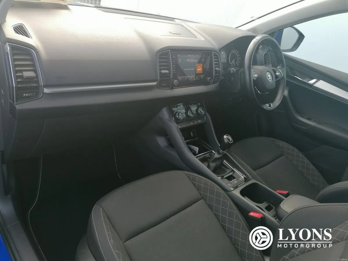 Skoda Karoq 2.0TDI 115HP Ambition - Image 3