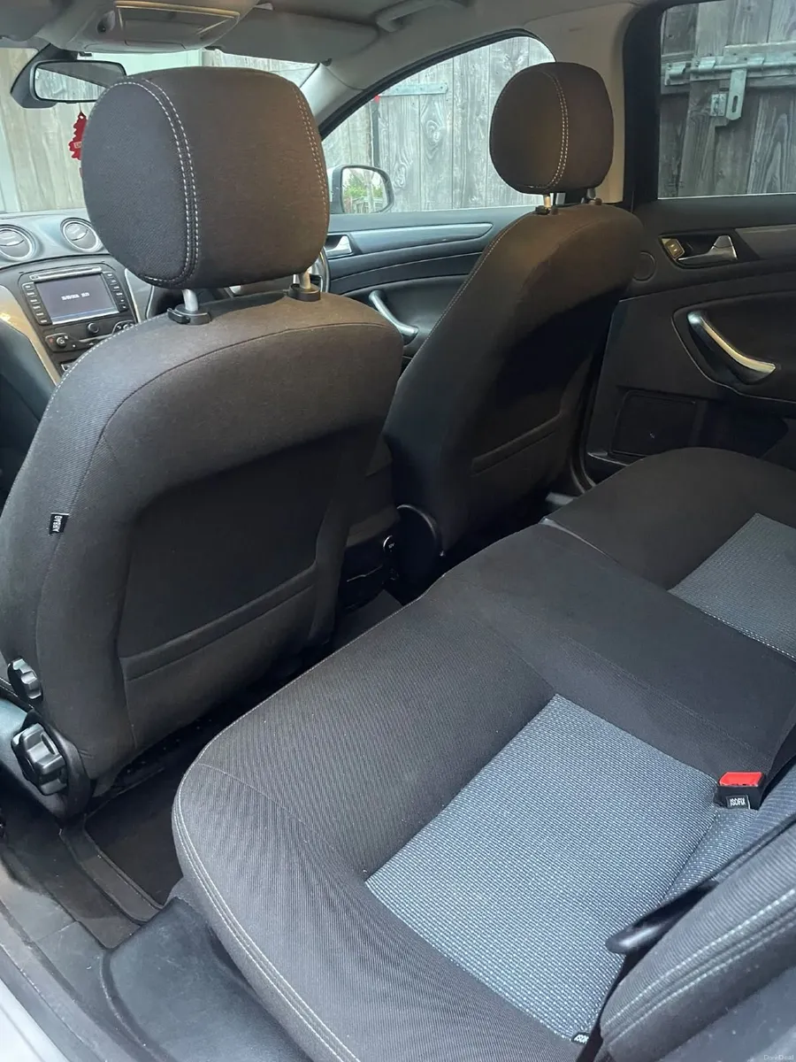 132 Ford Mondeo 1.6 TDCi Zetec Business Edition - Image 6