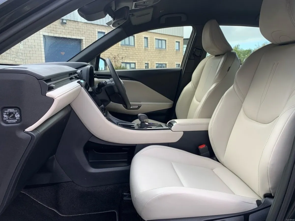 Lexus LBX LBX ELEGANT - Image 2