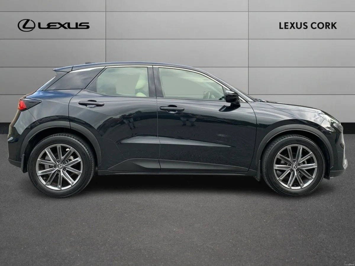 Lexus LBX LBX ELEGANT - Image 4