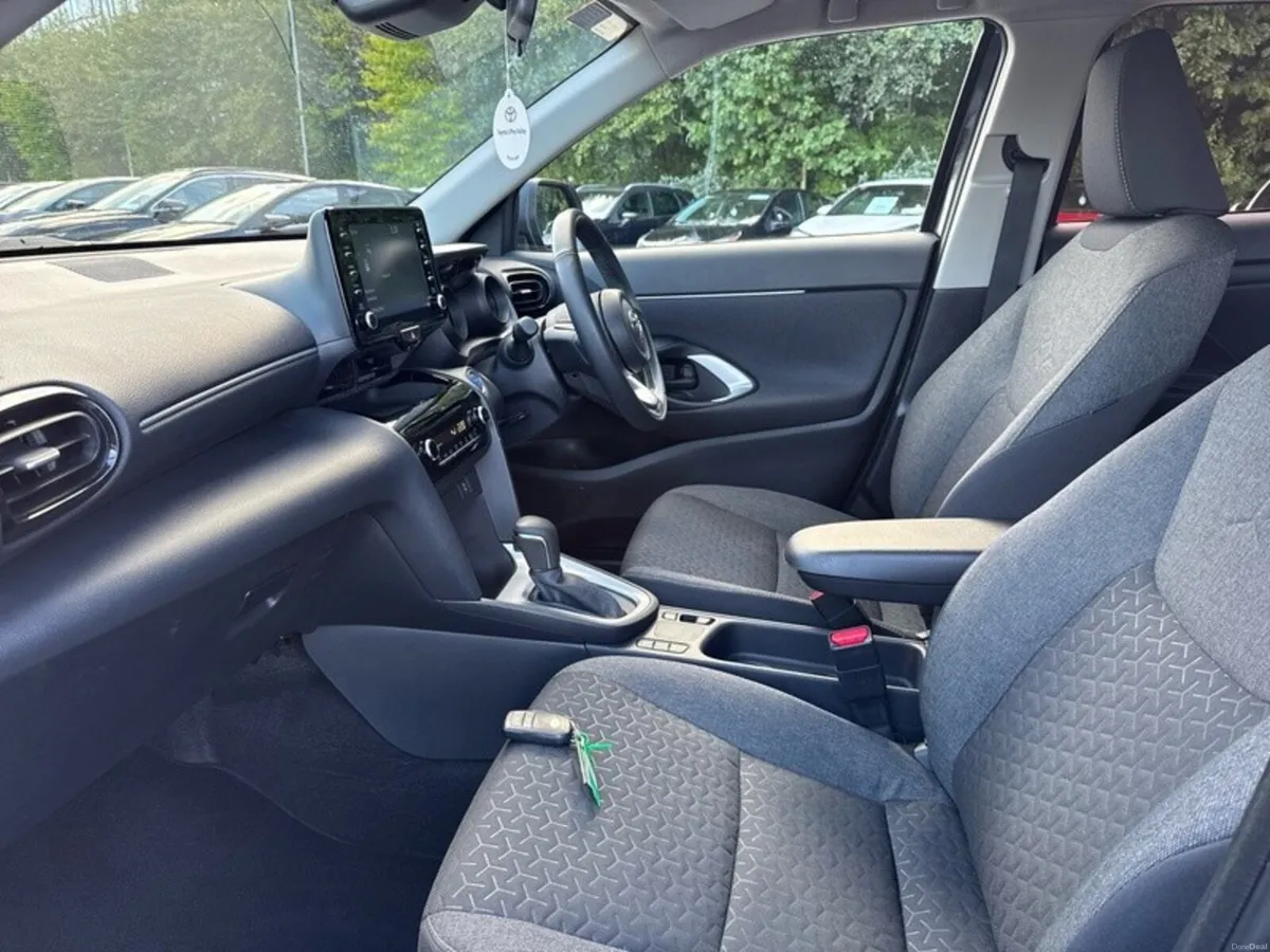 Toyota Yaris Cross YARIS CROSS LUNA - Image 6