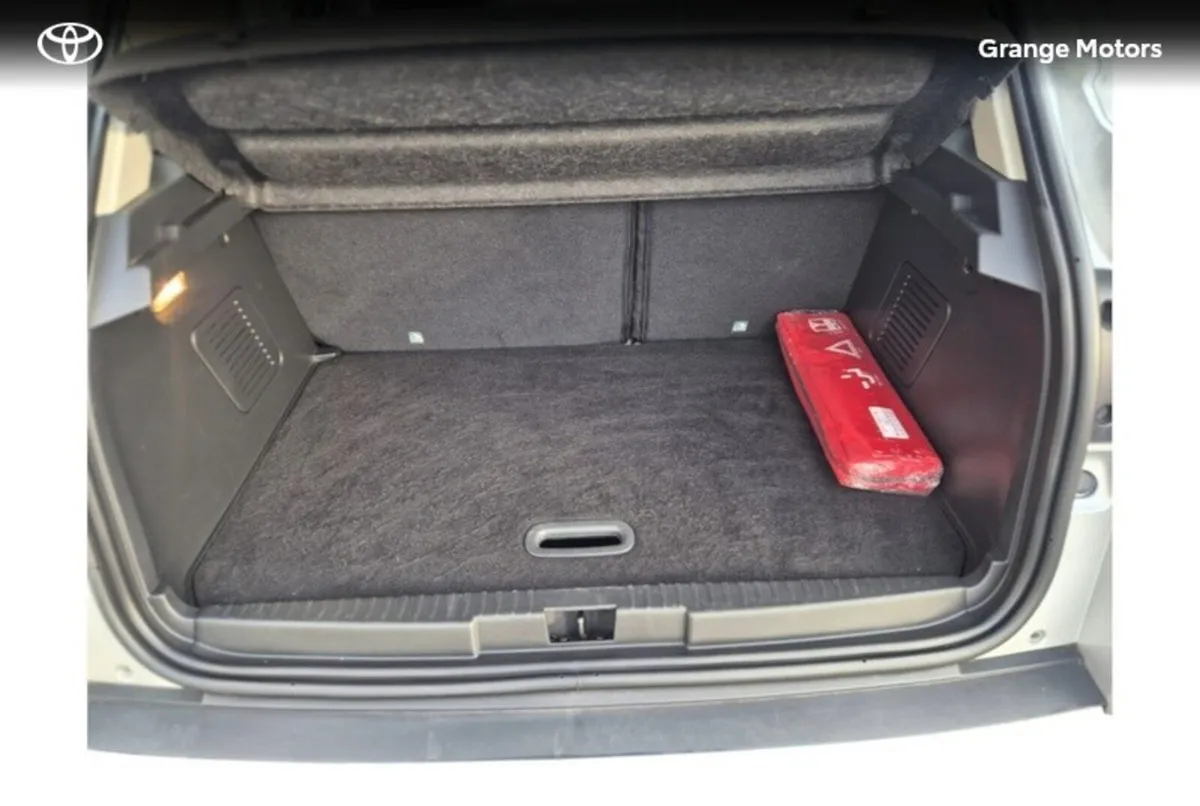 Renault Captur INTENSE 1.5 DCI 90 5DR - Image 6