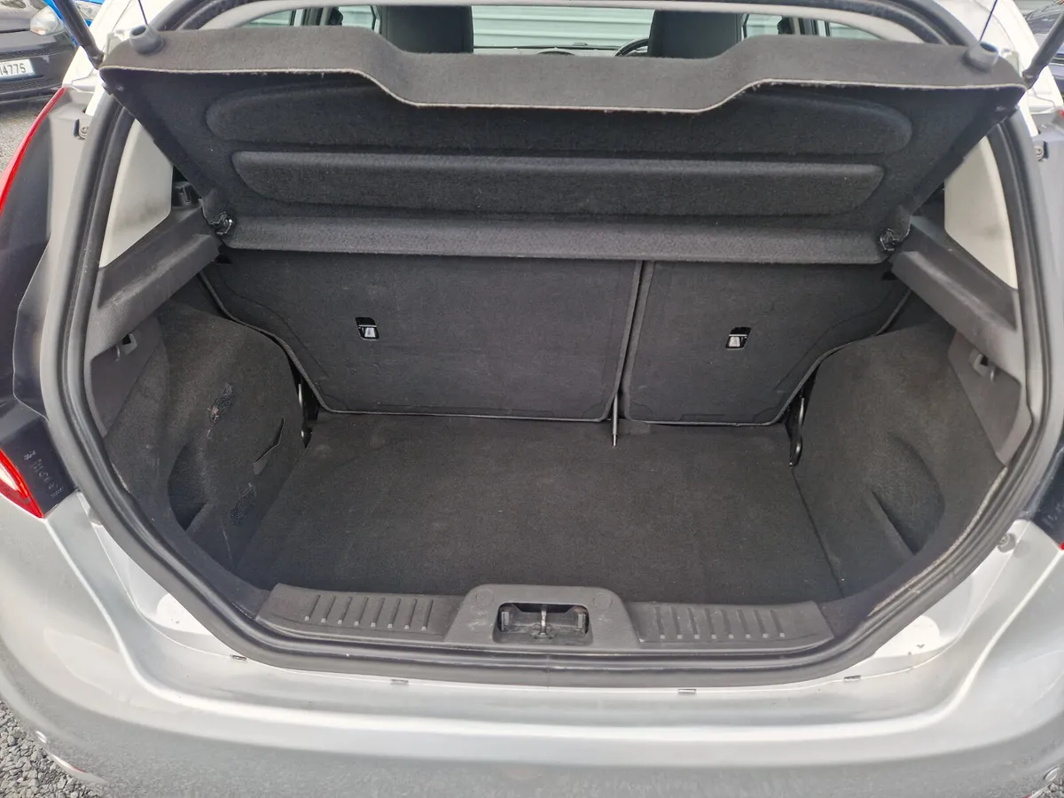 17 FORD FIESTA 1.25 ZETEC...NCT 9/28... - Image 6