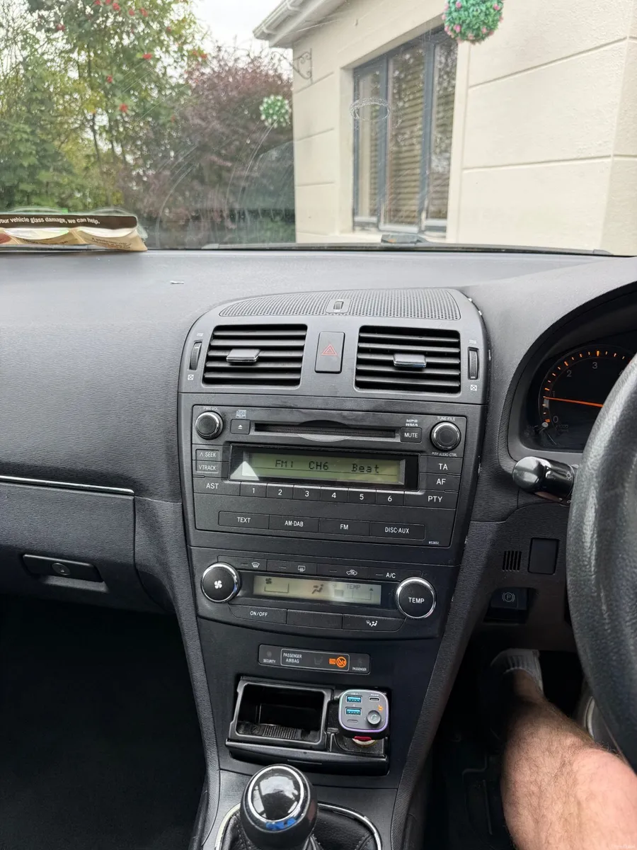 Toyota Avensis 2011 - Image 4