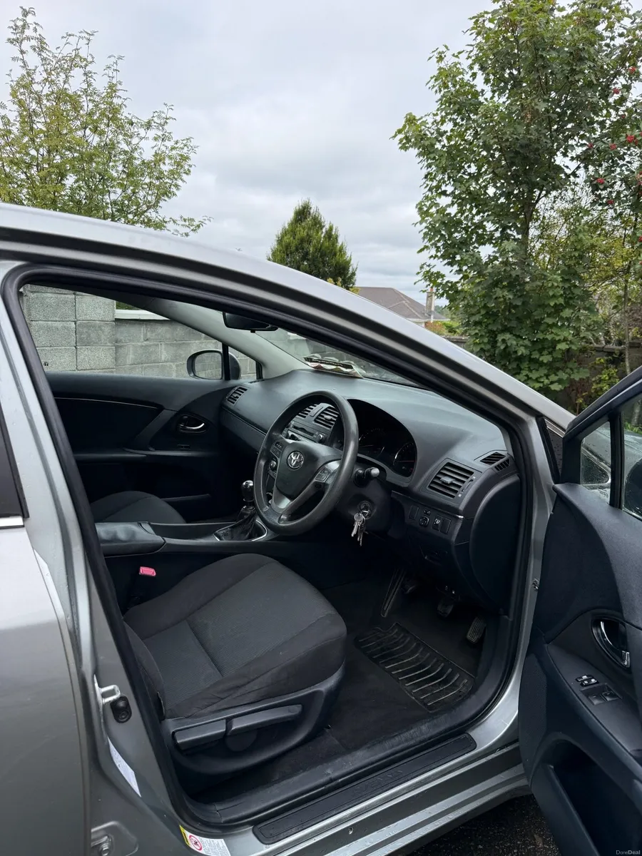 Toyota Avensis 2011 - Image 3