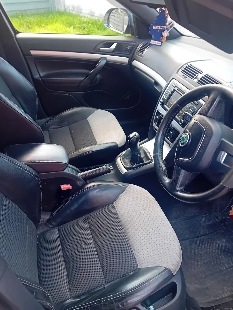 Skoda Octavia 2011 - Image 2