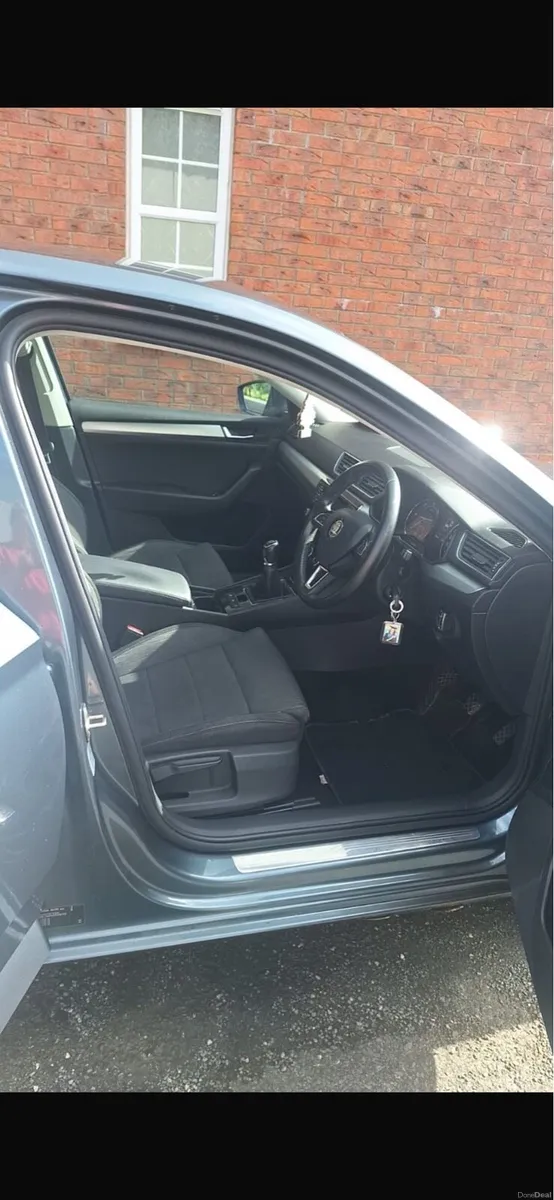 Skoda superb - Image 5